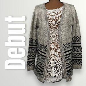 Debut, Long Sleeve Open Front Knit Cardigan, Boho Pattern Along Bottom, Size M/L